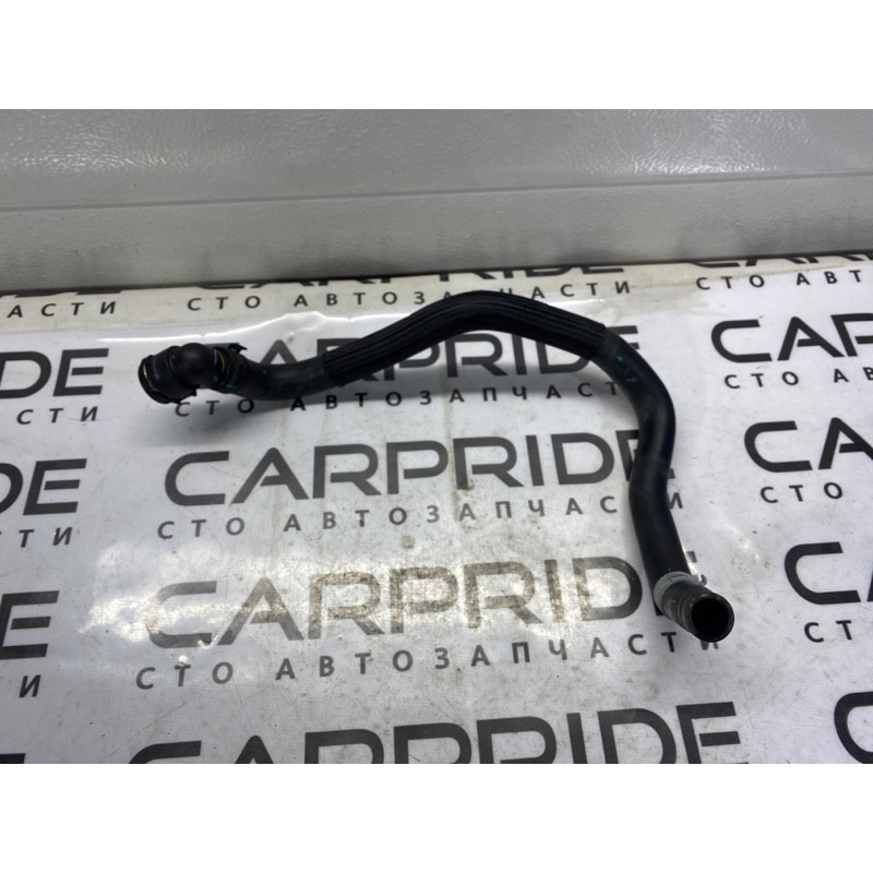 Патрубок (система охлаждения) Cadillac Xt5 1 2016 3.6 84167356