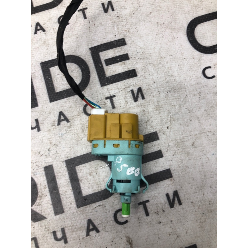 Концевик педали тормоза (электрика / датчики) Jeep Renegade BU 2020 2.4 68445428AA