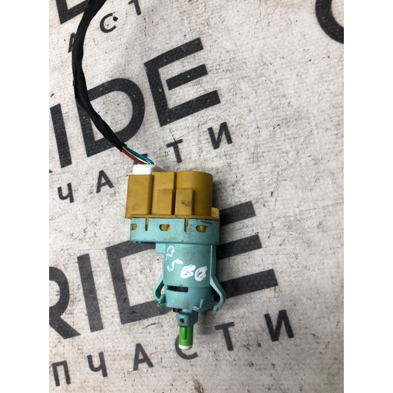 Концевик педали тормоза (электрика / датчики) Jeep Renegade BU 2020 2.4 68445428AA