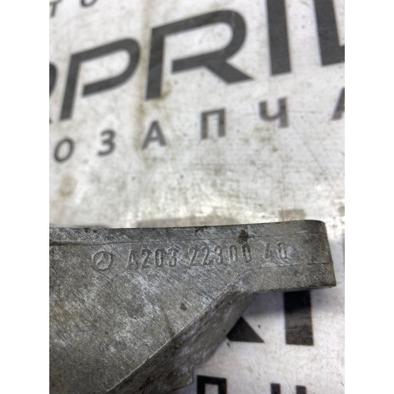 Кронштейн (двигатель и элементы) Mercedes-Benz C-class W203 2007 3.0 a2032230040