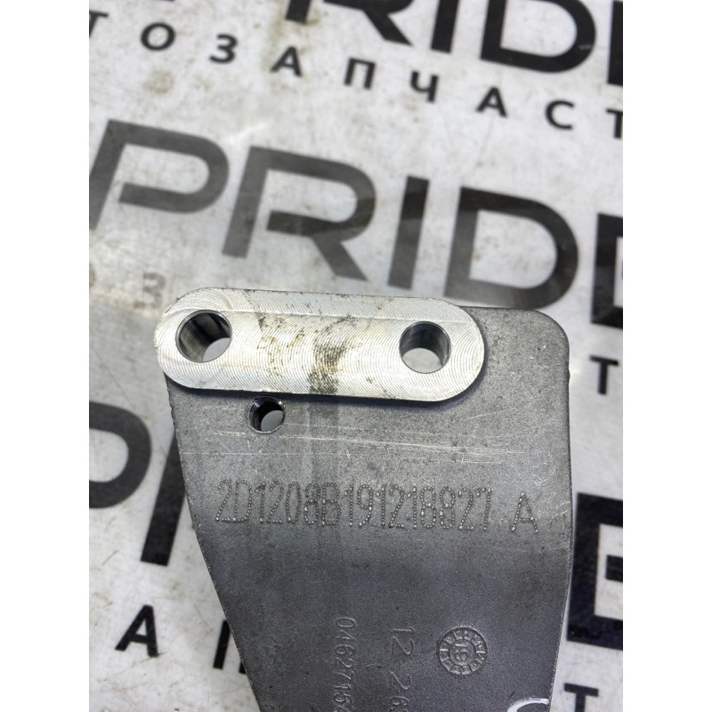 Кронштейн генератора (кронштейны двигателя) Jeep Renegade BU 2020 2.4 04627154ac