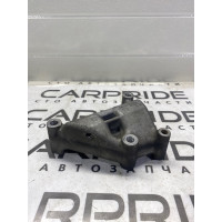 Кронштейн двигателя