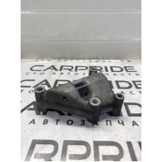 Кронштейн двигателя