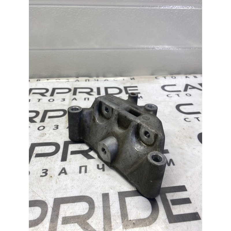 Кронштейн двигателя (кронштейны двигателя) Dodge Journey SXT 2013 3.6 05184322ae