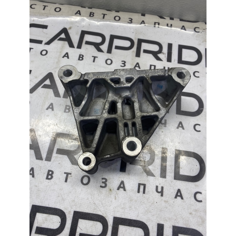 Кронштейн двигателя (кронштейны двигателя) Dodge Journey SXT 2013 3.6 05184322ae