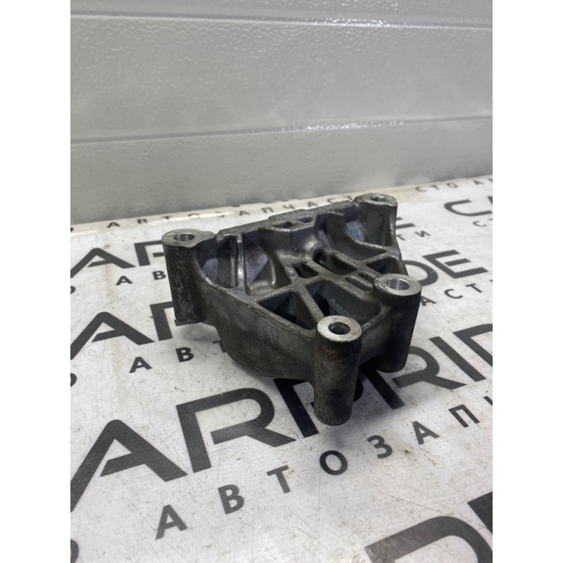 Кронштейн двигателя (кронштейны двигателя) Dodge Journey SXT 2013 3.6 05184322ae