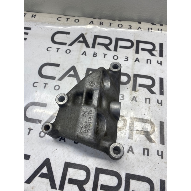 Кронштейн двигателя (кронштейны двигателя) Dodge Journey SXT 2013 3.6 05184322ae