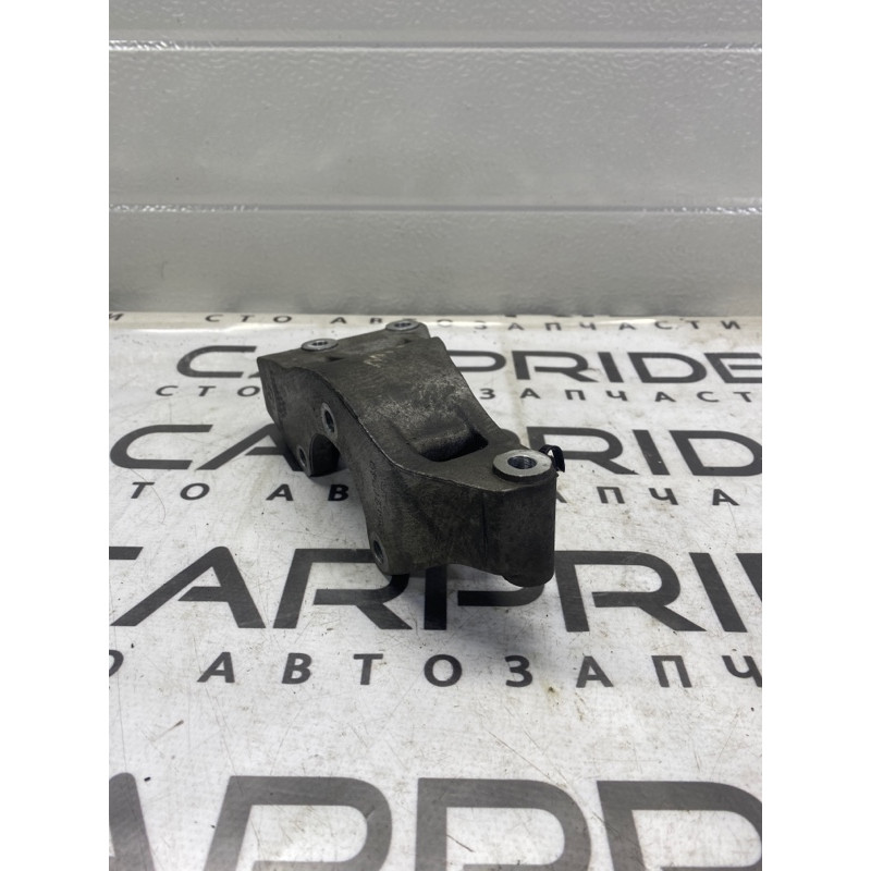 Кронштейн насоса гидроусилителя (кронштейны двигателя) Dodge Journey SXT 2013 3.6 05184594ae