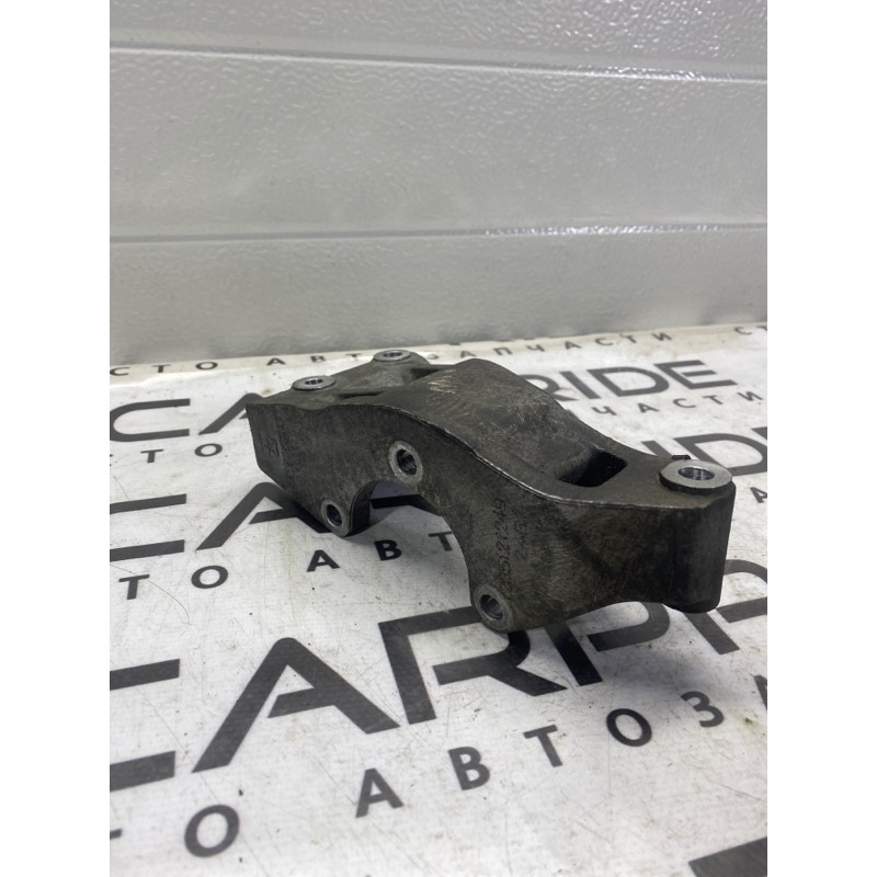 Кронштейн насоса гидроусилителя (кронштейны двигателя) Dodge Journey SXT 2013 3.6 05184594ae