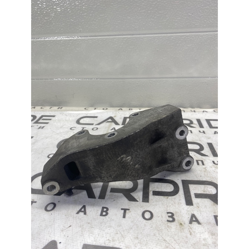 Кронштейн насоса гидроусилителя (кронштейны двигателя) Dodge Journey SXT 2013 3.6 05184594ae