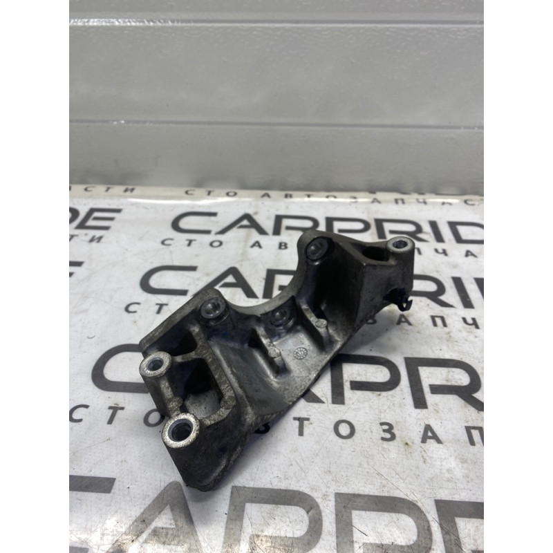 Кронштейн насоса гидроусилителя (кронштейны двигателя) Dodge Journey SXT 2013 3.6 05184594ae