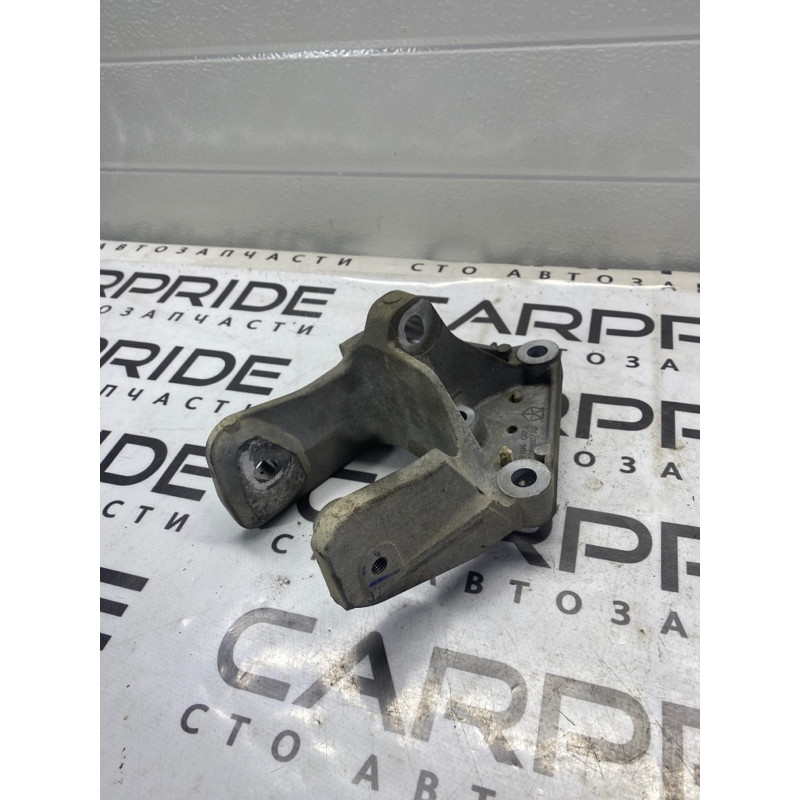 Кронштейн подушки двигателя (кронштейны двигателя) Dodge Journey SXT 2013 3.6 05090607ab