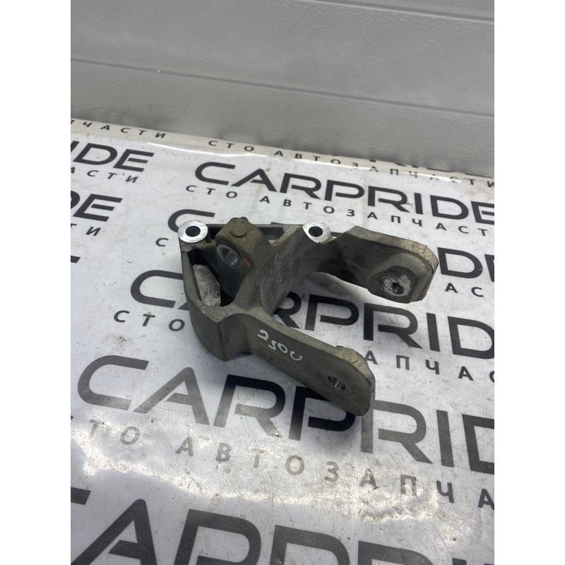 Кронштейн подушки двигателя (кронштейны двигателя) Dodge Journey SXT 2013 3.6 05090607ab