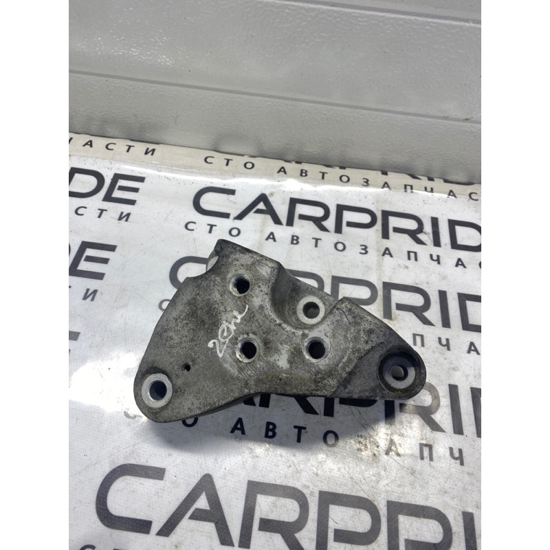 Кронштейн КПП (трансмиссия) Jeep Cherokee KL 2014 3.2 68141735ac