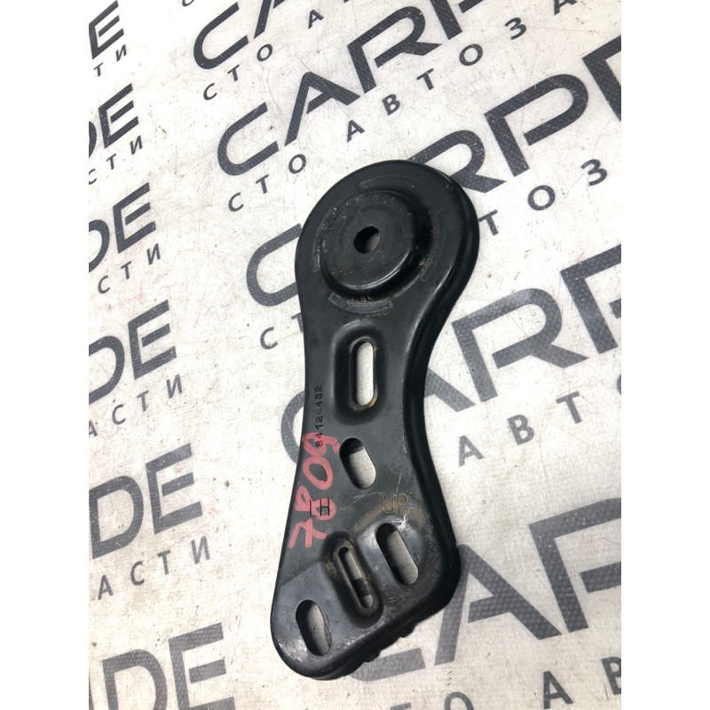 Кронштейн балки (подвеска) Cadillac Xt5 1 2016 3.6 84126432