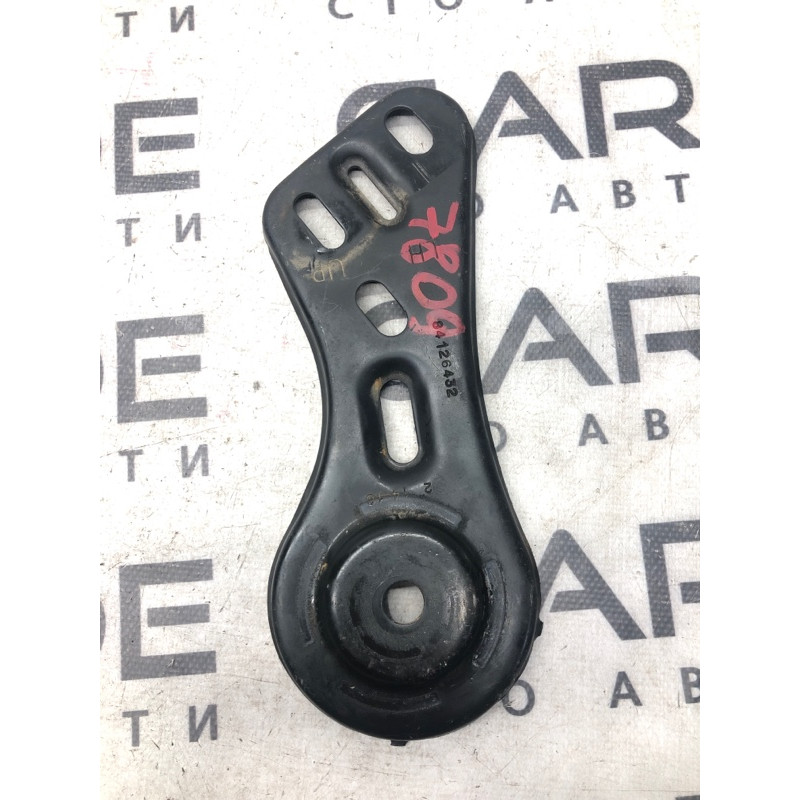 Кронштейн балки (подвеска) Cadillac Xt5 1 2016 3.6 84126432