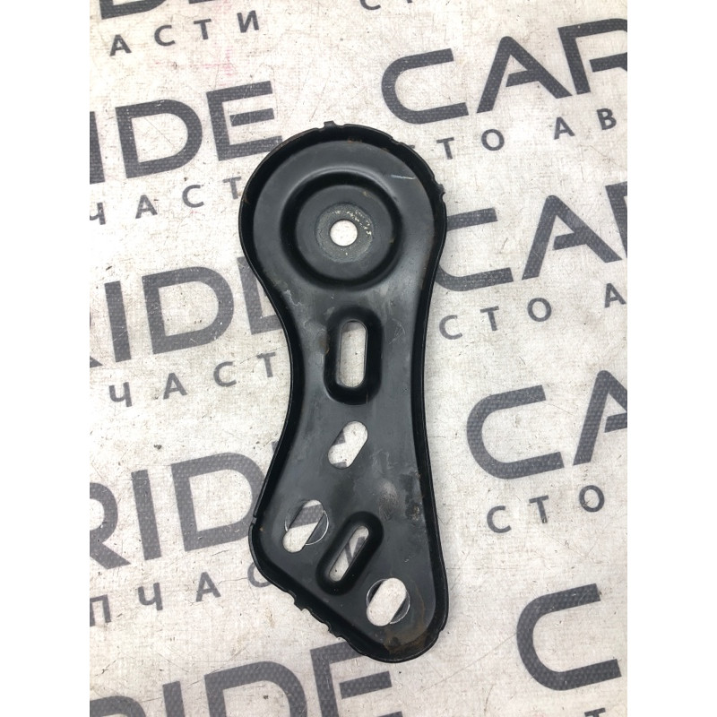 Кронштейн балки (подвеска) Cadillac Xt5 1 2016 3.6 84126432