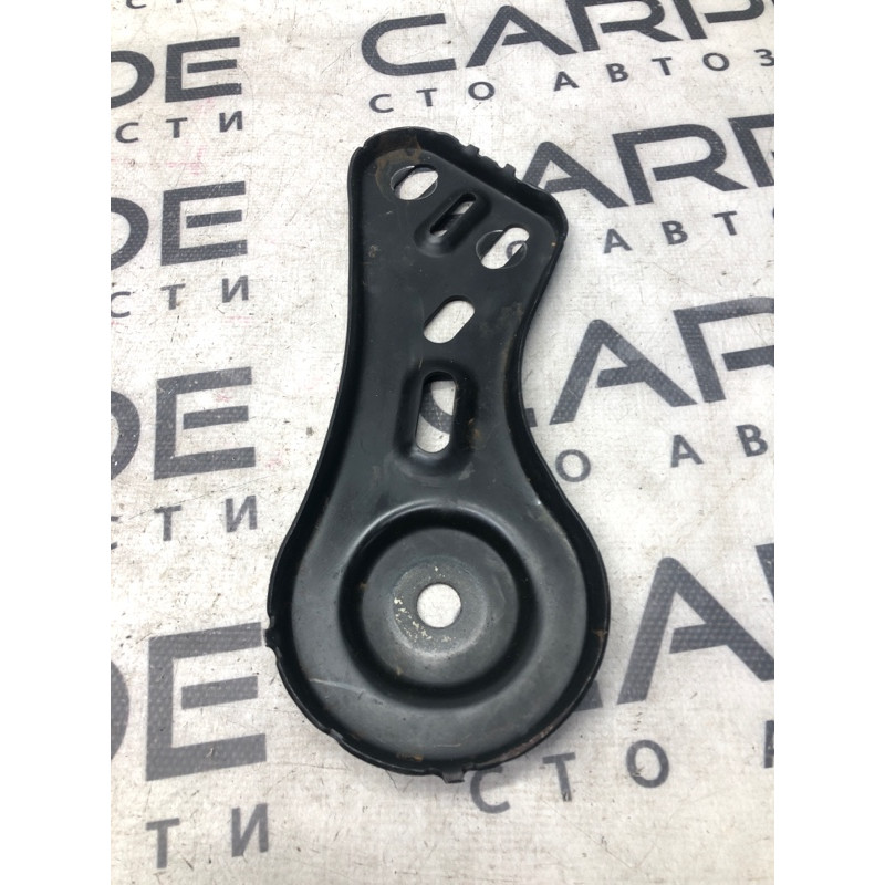 Кронштейн балки (подвеска) Cadillac Xt5 1 2016 3.6 84126432