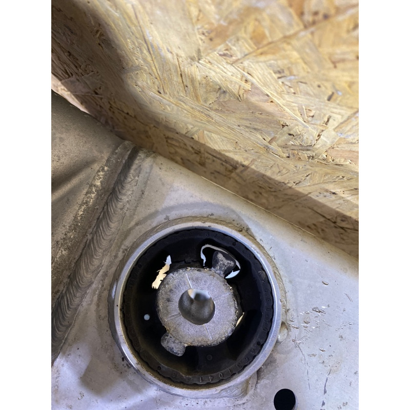 Підрамник (підвіска) BMW 5-series F10 2011 3.0 N55B30 33316799103