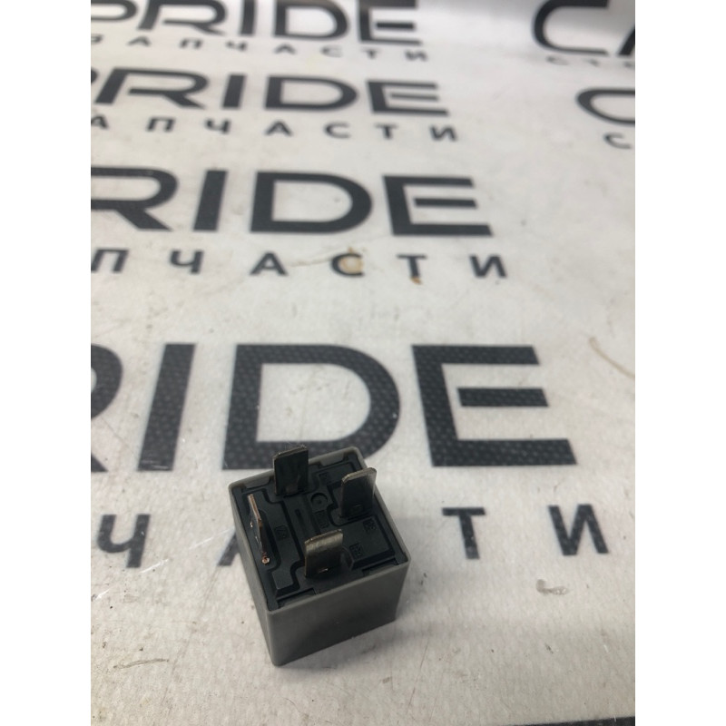 Реле (электрика) Cadillac Xt5 1 2016 3.6 13468934