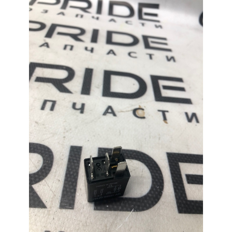 Реле (электрика) Cadillac Xt5 1 2016 3.6 13455283