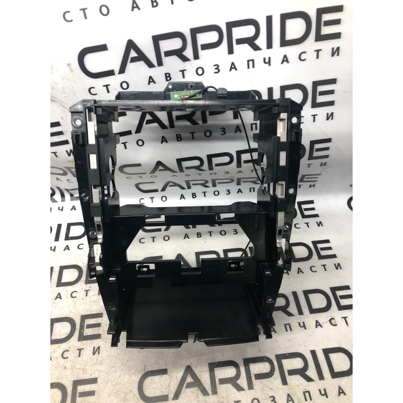 Рамка магнитофона (салон) Mercedes-Benz GL X164 2012 4.6 1646800216