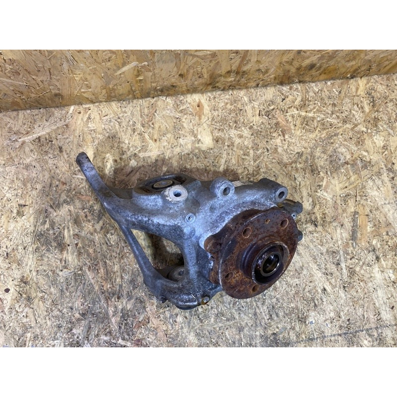 Цапфа подвески (подвеска) Audi A4 B8 8k0505435aa