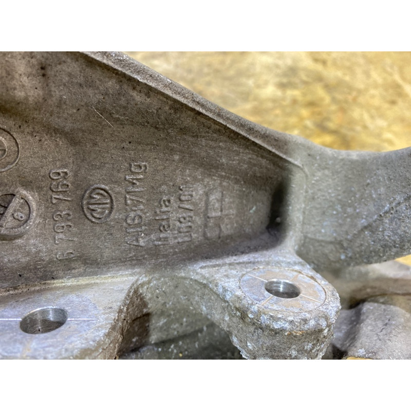 Цапфа підвіски (підвіска) BMW 5-series F10 2011 3.0 N55B30 33326793769