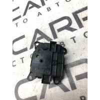 Привід заслонки обігрівача