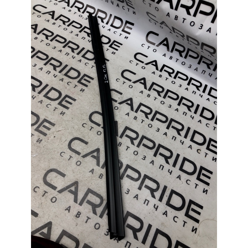 Молдинг стекла внутренний (наружные элементы кузова) Jeep Cherokee KL 2014 3.2 68103084AB