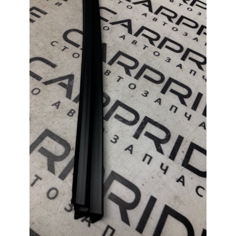 Молдинг стекла внутренний (наружные элементы кузова) Jeep Cherokee KL 2014 3.2 68103084AB