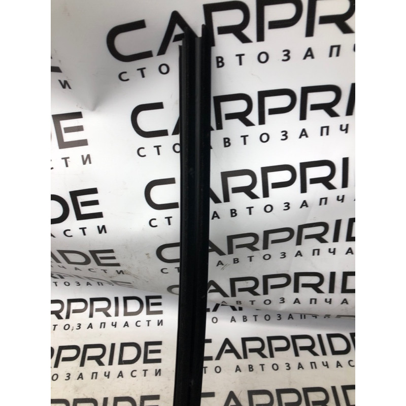 Молдинг стекла внутренний (наружные элементы кузова) Jeep Cherokee KL 2014 3.2 68103084AB