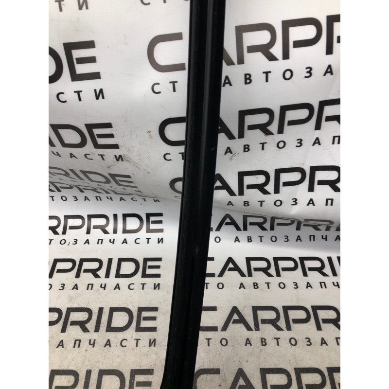 Молдинг стекла внутренний (наружные элементы кузова) Jeep Cherokee KL 2014 3.2 68103084AB