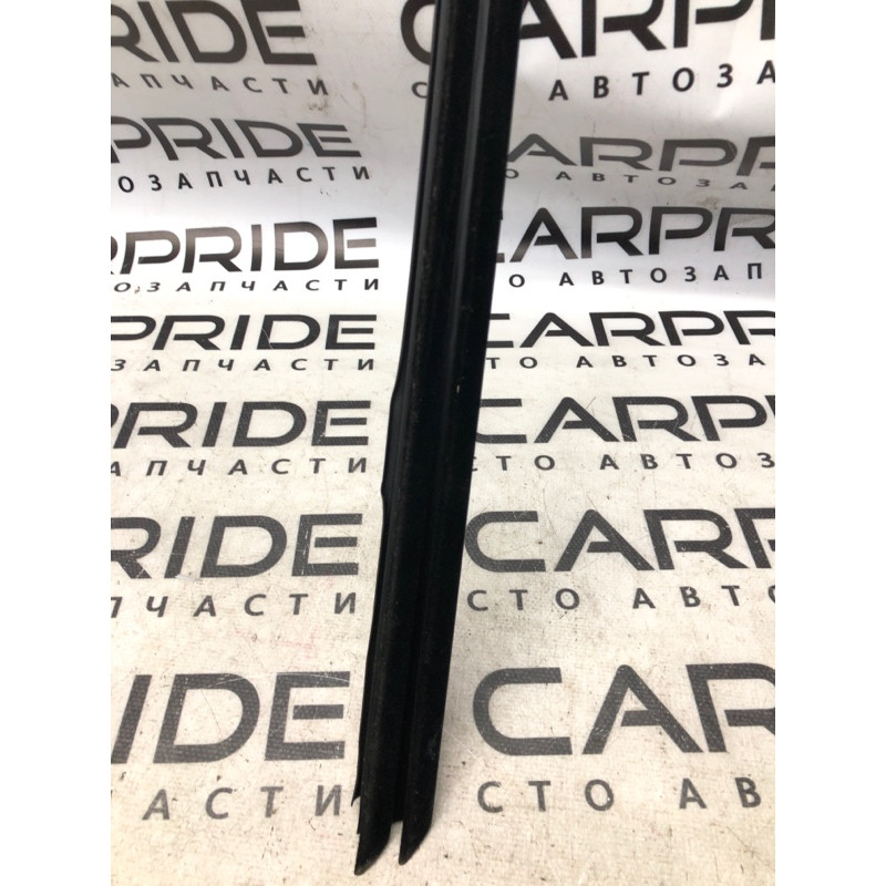 Молдинг стекла внутренний (наружные элементы кузова) Jeep Cherokee KL 2014 3.2 68103084AB