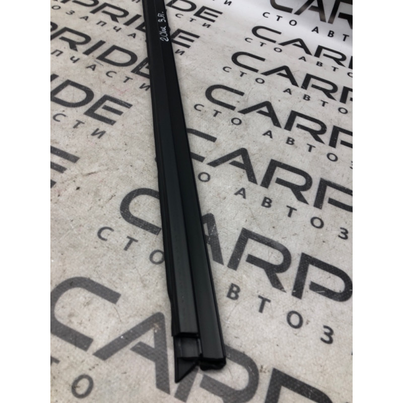 Молдинг стекла внутренний (наружные элементы кузова) Jeep Cherokee KL 2014 3.2 68103096AB