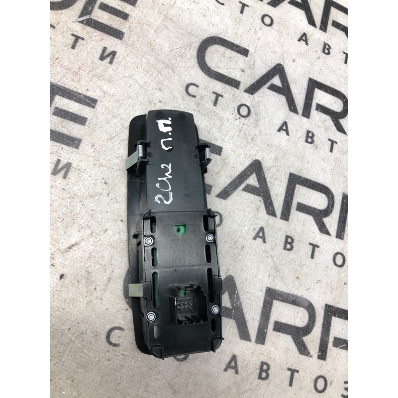 Кнопка стеклоподъемника (электрика / кнопки) Jeep Cherokee KL 2014 3.2 68141892aa