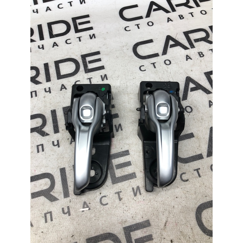 Ручка дверей внутрішня (салон) Jeep Cherokee KL 2014 3.2 68227250AA