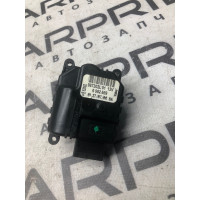 Привід заслонки обігрівача