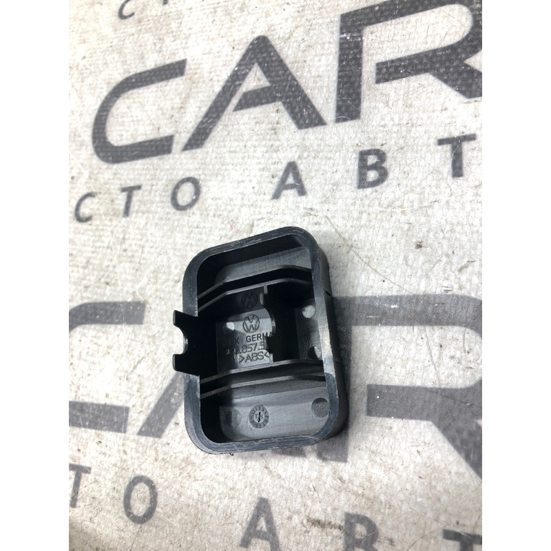 Заглушка (салон) Volkswagen Passat B7 2014 1.8 3c0857593b
