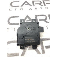 Привід заслонки обігрівача