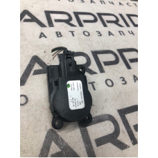 Привод заслонки отопителя