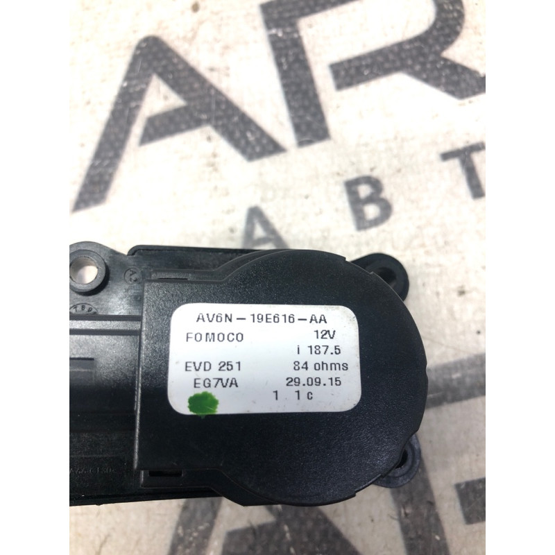 Привод заслонки отопителя (отопление и кондиционирование) FORD Focus MK3 2012 2.0 av6n19e616aa