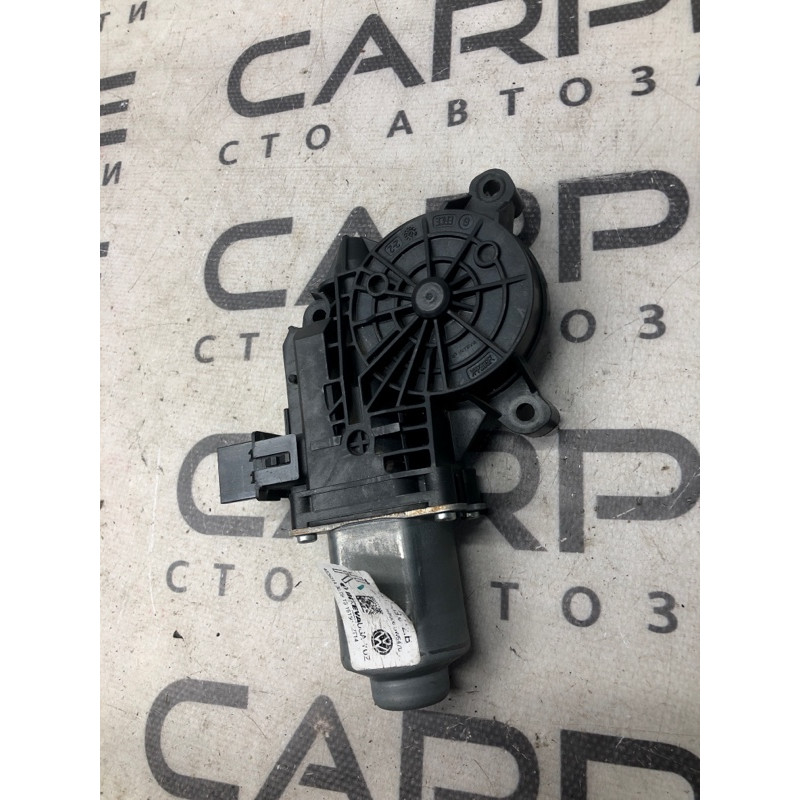 Мотор стеклоподъемника (электрика) Volkswagen Passat B7 2014 1.8