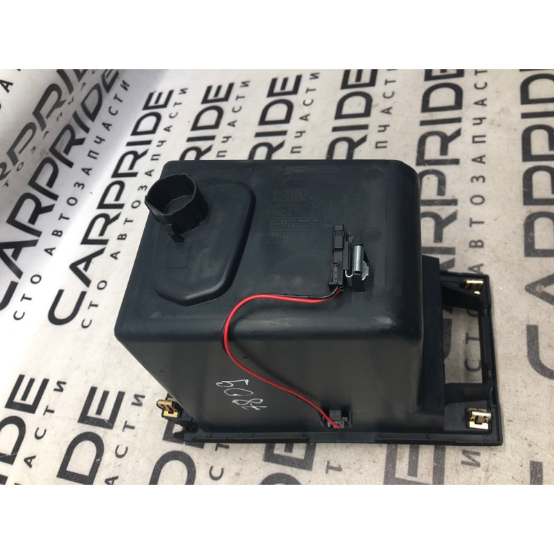 Ящик центральной консоли (салон) Cadillac Xt5 1 2016 3.6 84093683