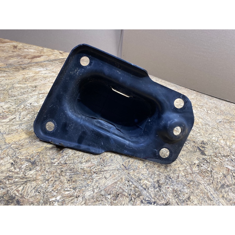 Кронштейн (двигатель и элементы) Volkswagen Passat B7 2014 1.8 1k0505130l