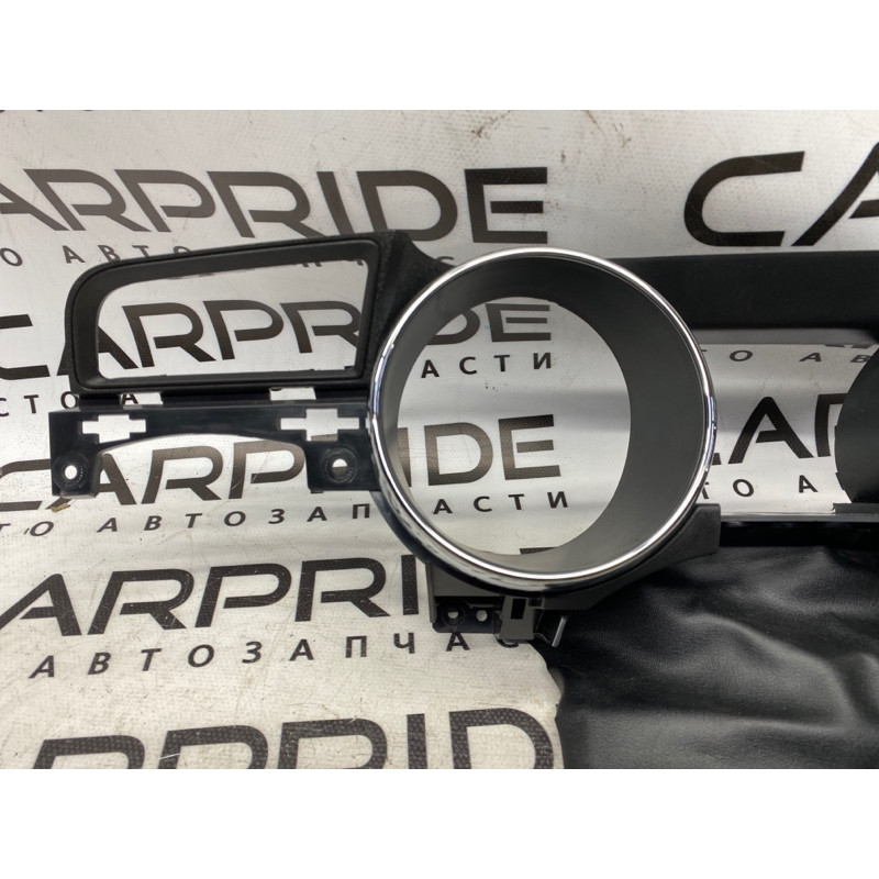 Накладка панели приборов (салон) FORD Mustang MK6 2015 FR3B63044D70B