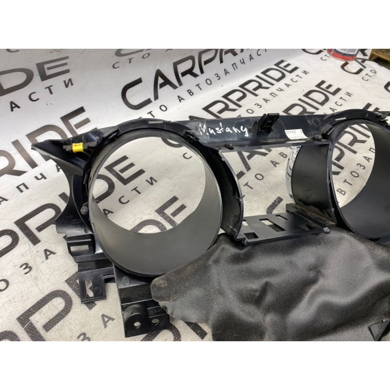 Накладка панели приборов (салон) FORD Mustang MK6 2015 FR3B63044D70B
