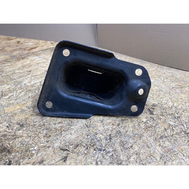 Кронштейн (двигатель и элементы) Volkswagen Jetta 5C 1k0505130j