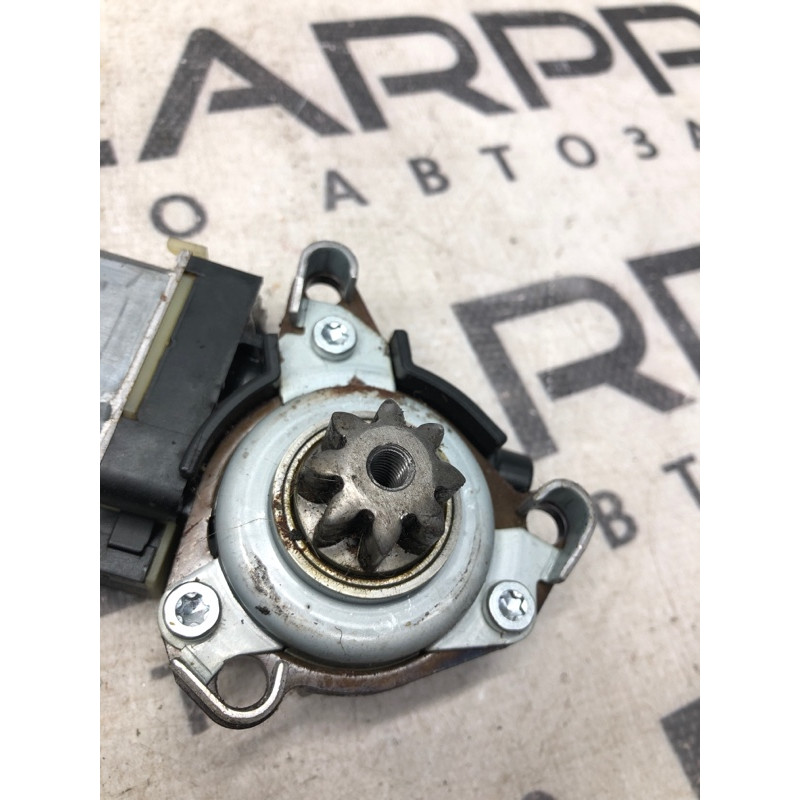 Моторчик регулировки сидения (электрика) Mercedes-Benz C-class W203 2007 3.0 0390203004