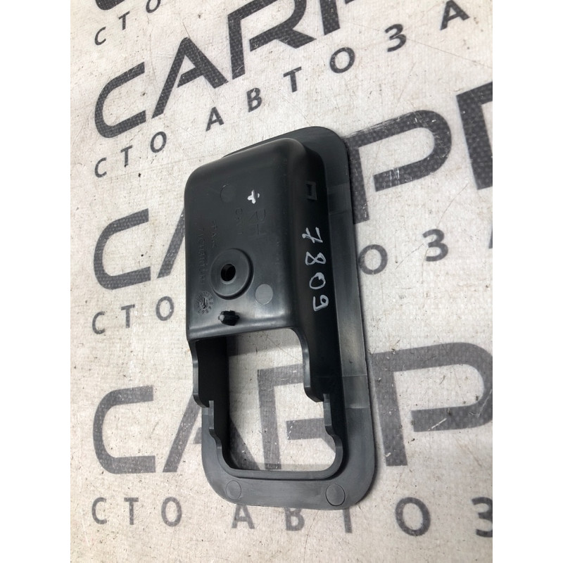 Накладка ручки внутренней (салон) Cadillac Xt5 1 2016 3.6 71ch3102